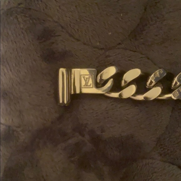 Authentic mint Louis Vuitton engraved Bracelet - Picture 5 of 9